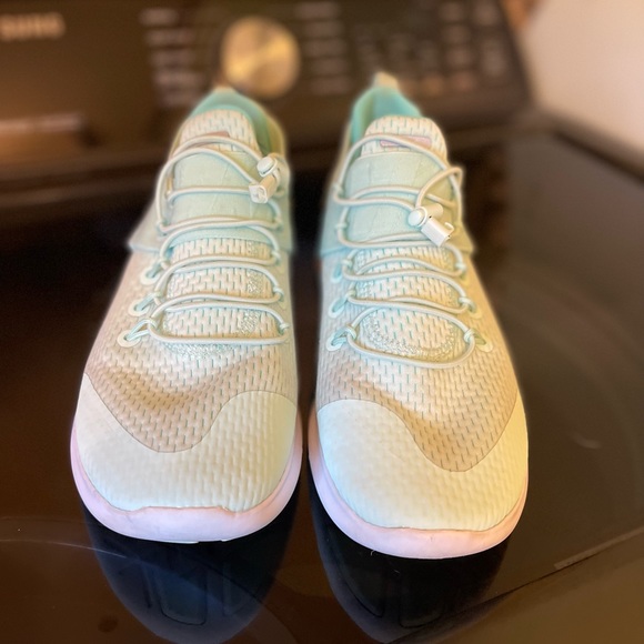 Light blue slip on women’s Nikes - Picture 2 of 4